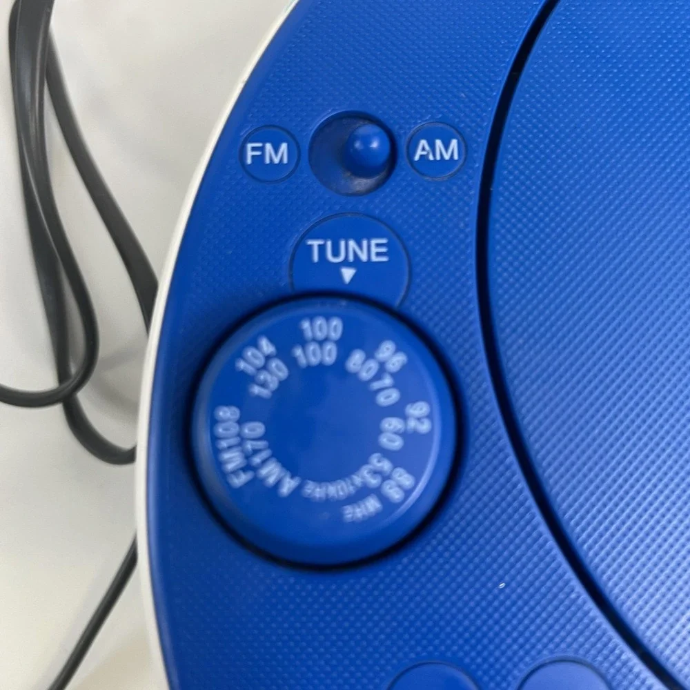 Sony ZS-E5 Blue Portable CD Player Stereo Boombox AM/FM Radio Audio In AC DC